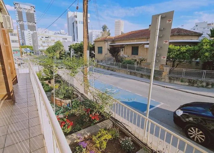 Mythos Down Town House Дом отдыха *