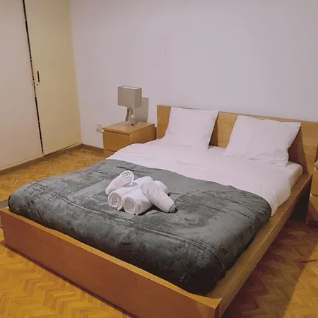 Mythos Down Town House